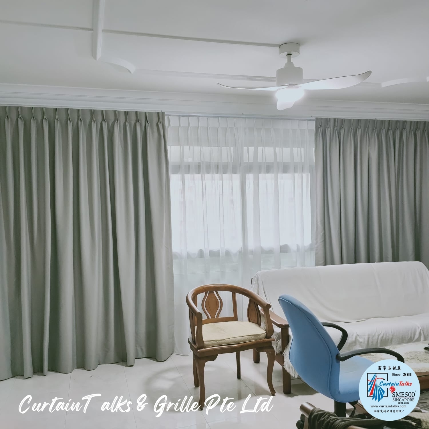 This is a Picture of Day and night curtain picture  for Singapore HDB BLK 221 Paris Ris St 21, day and night curtain for living hall,
